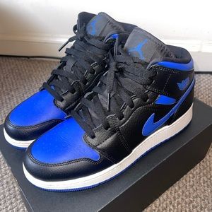 Air Jordan 1 Mid Black Hyper Royal